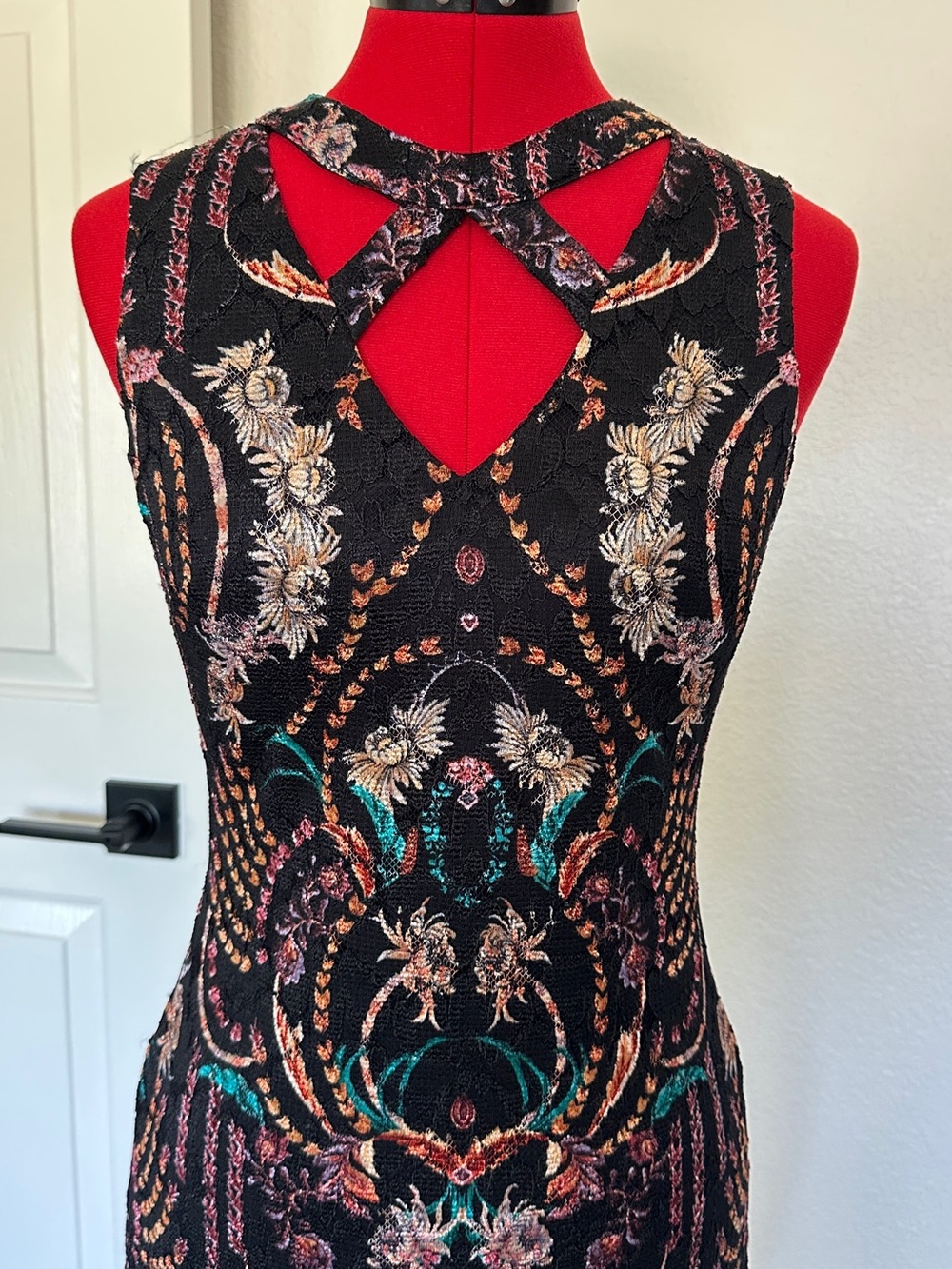 Guess Black Floral Embroidered Sleeveless Dress with Keyhole Neck